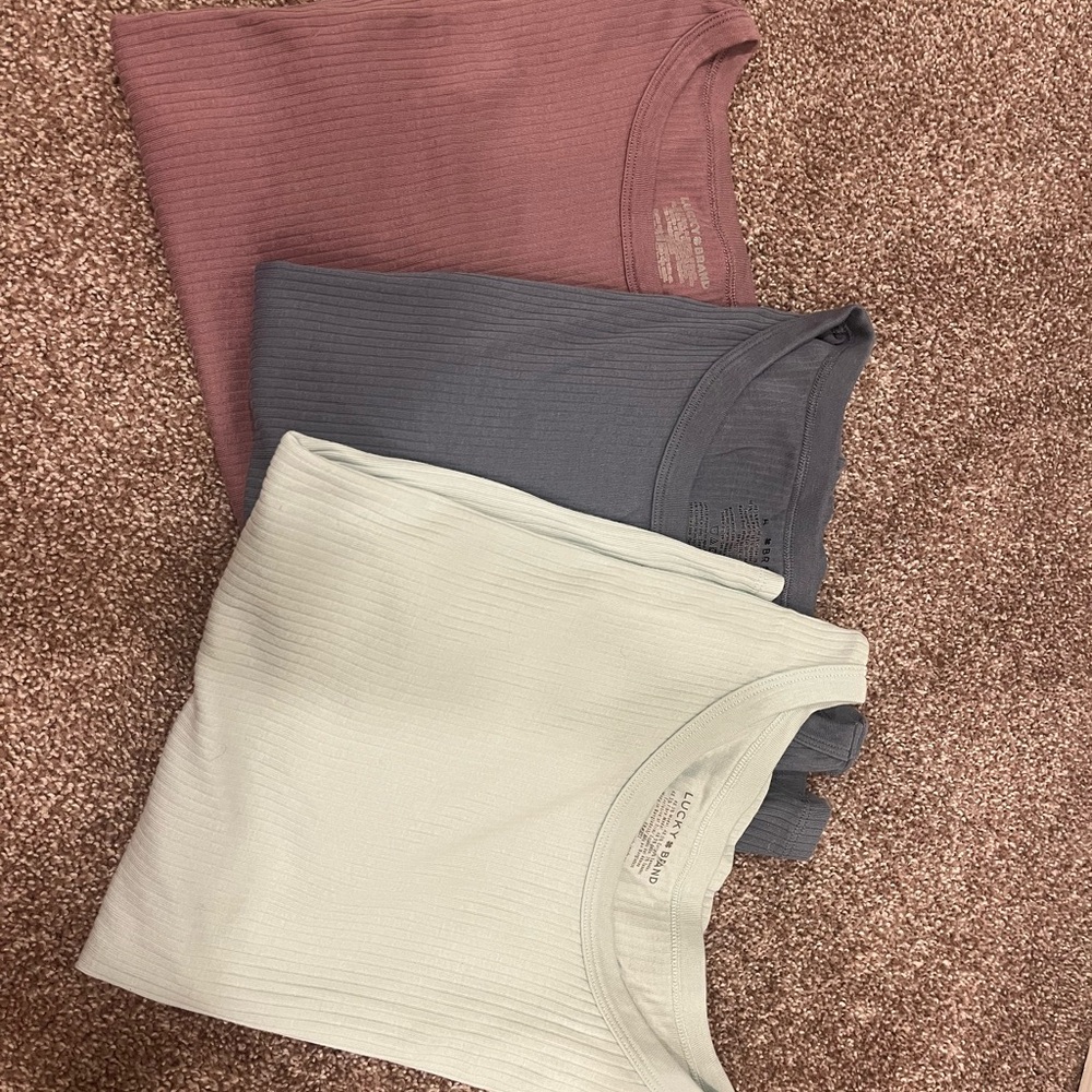 Set of Three Ribbed T-Shirts in Mauve, Gray, and Cream